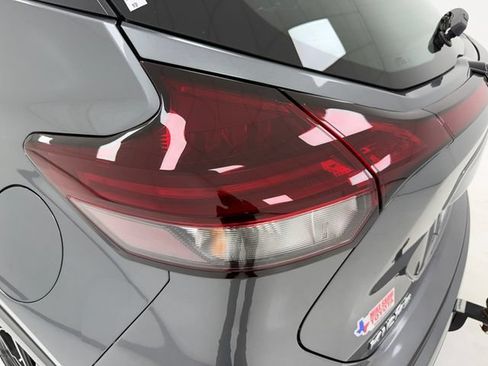 Used 2023 Nissan Kicks SV FWD image 36