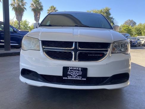 Used 2014 Dodge Grand Caravan SXT FWD image 37