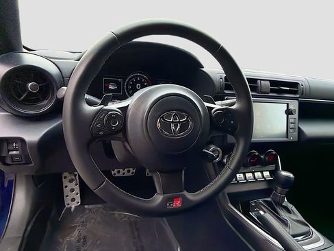 Used 2025 Toyota GR86 TRUENO Edition RWD image 11