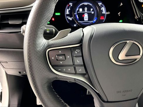 Used 2022 Lexus ES 300h F Sport image 22