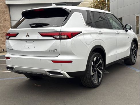 Used 2025 Mitsubishi Outlander SE AWD/4WD image 5