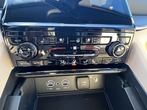 New 2025 Jeep Grand Cherokee L Limited image 18