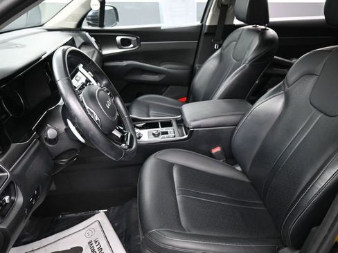 Used 2022 Kia Sorento EX AWD/4WD image 24