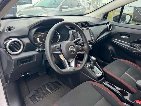 Used 2025 Nissan Versa SR image 9