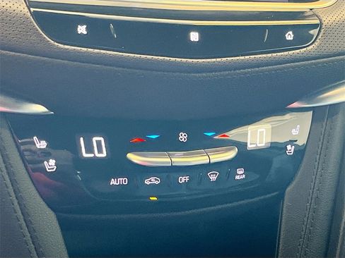 Used 2021 Cadillac XT5 Premium Luxury image 15