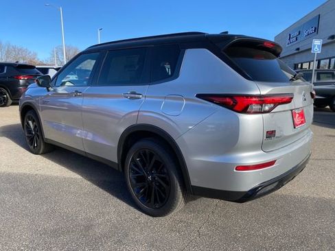 New 2025 Mitsubishi Outlander SEL Black Edition image 3