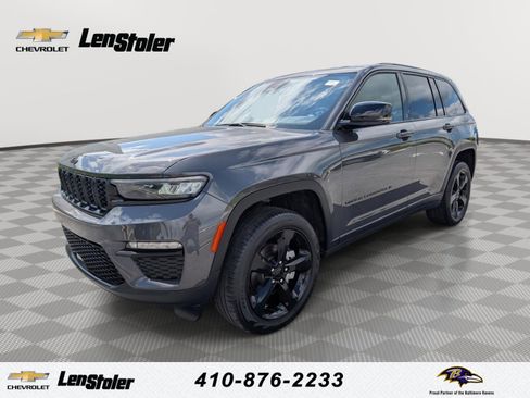 Used 2024 Jeep Grand Cherokee Limited w/ Black Appearance Package AWD/4WD image 1