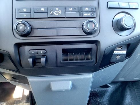 Used 2016 Ford F250 XL w/ Power Equipment Group image 30