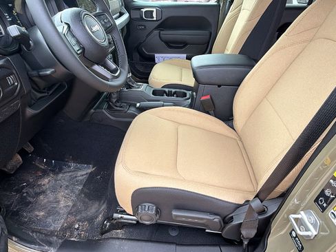 New 2026 Jeep Gladiator Sport AWD/4WD image 16