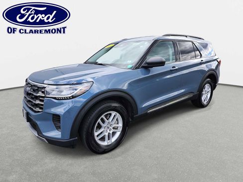 Used 2025 Ford Explorer Active AWD/4WD image 1