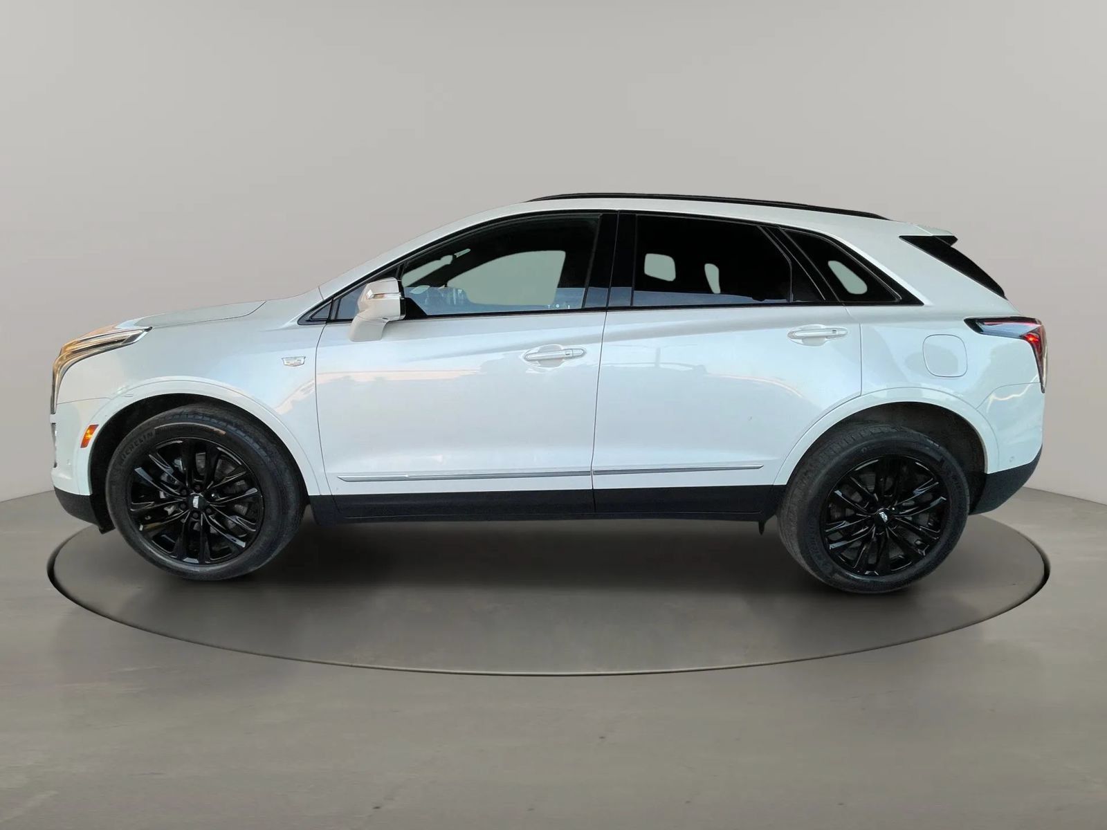 Used 2021 Cadillac XT5 Sportv AWD/4WD image 2