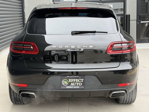 Used 2018 Porsche Macan AWD/4WD image 12