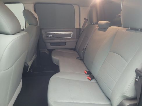 Used 2019 RAM 1500 Classic SLT AWD/4WD image 18