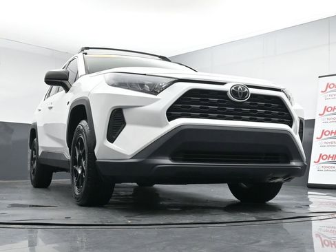 Used 2021 Toyota RAV4 LE image 32