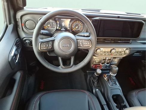 New 2026 Jeep Gladiator Rubicon w/ Technology Group AWD/4WD image 13