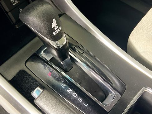 Used 2013 Honda Accord LX image 24