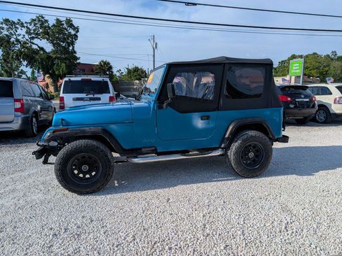 Used 1994 Jeep Wrangler S image 4