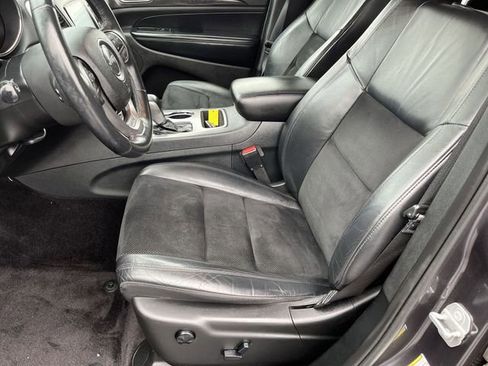 Used 2018 Jeep Grand Cherokee Altitude AWD/4WD image 14