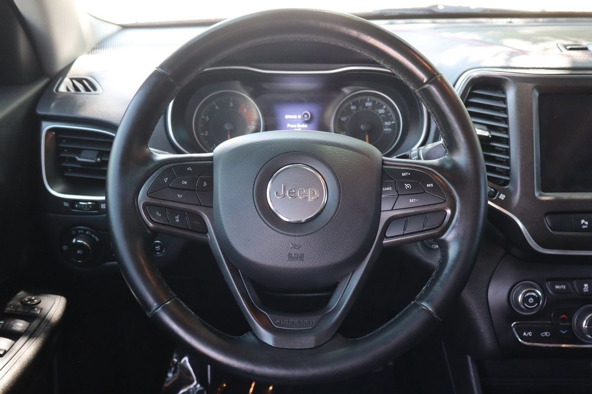 Used 2020 Jeep Cherokee Trailhawk w/ Comfort/Convenience Group AWD/4WD image 18