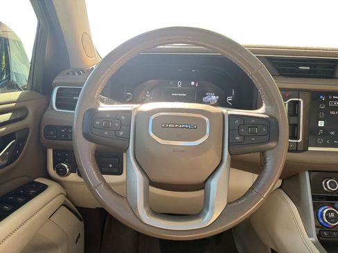 Used 2022 GMC Yukon XL Denali w/ Denali Ultimate Package AWD/4WD image 13
