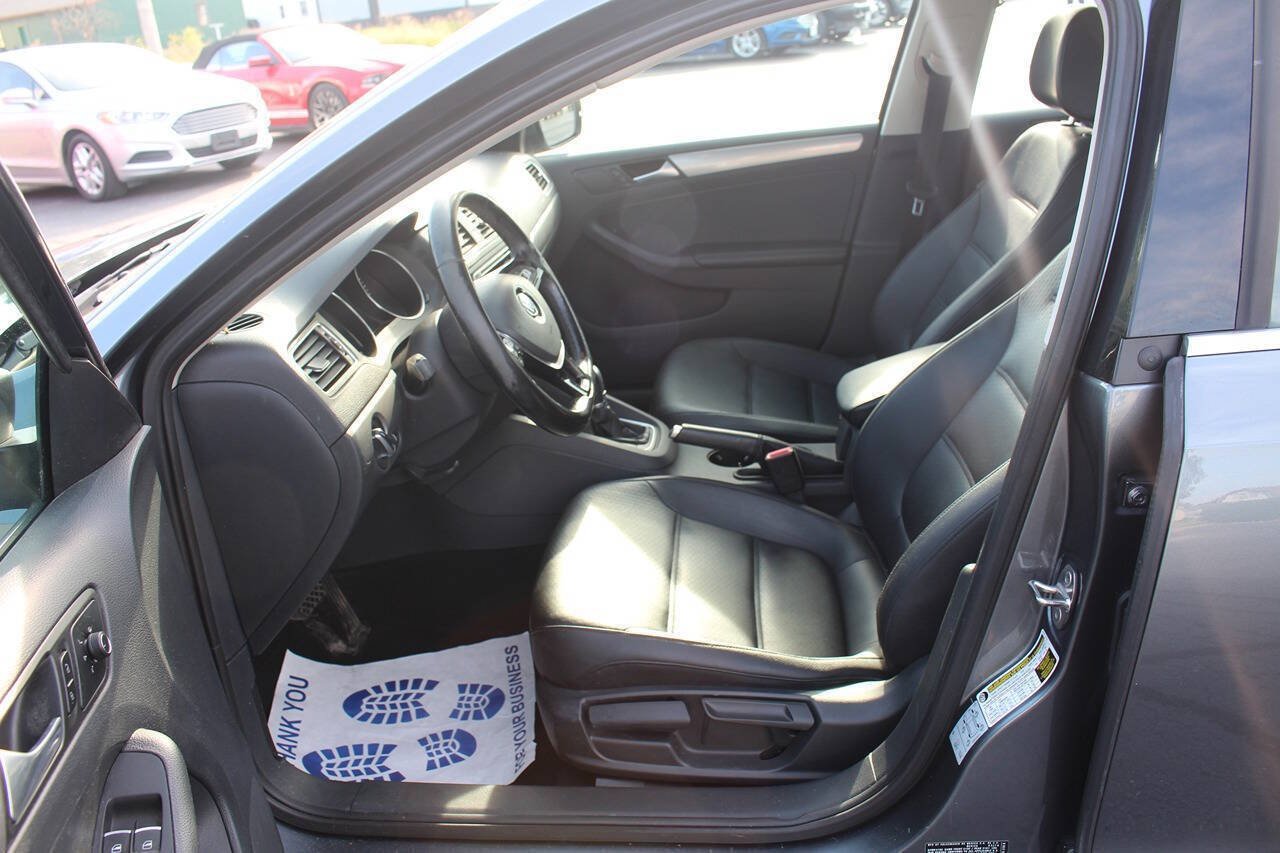 Used 2016 Volkswagen Jetta SE FWD image 7