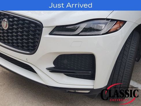 Used 2023 Jaguar F-PACE S image 10