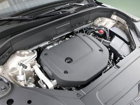 New 2026 Volvo XC90 B6 Core image 25