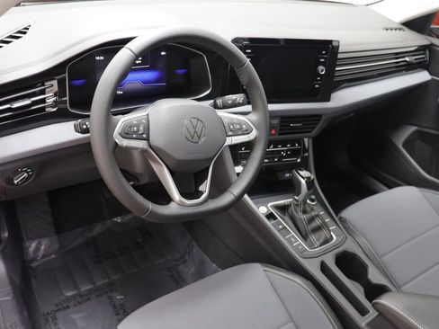 New 2026 Volkswagen Jetta SE FWD image 7