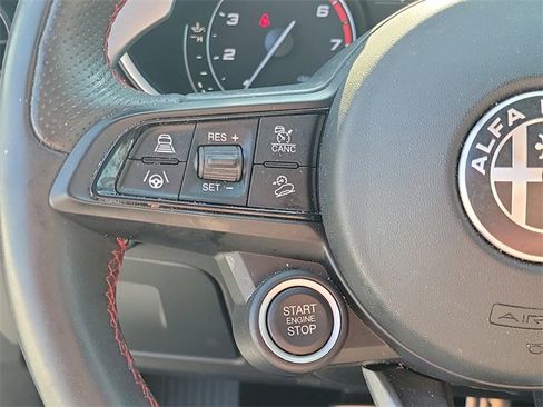 Used 2023 Alfa Romeo Stelvio Estrema image 29