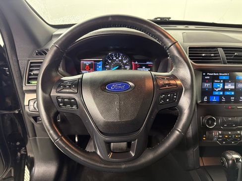 Used 2019 Ford Explorer XLT w/ Equipment Group 201A FWD image 14