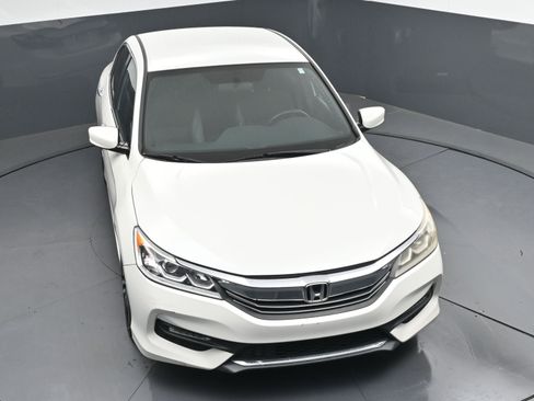 Used 2017 Honda Accord Sport image 29