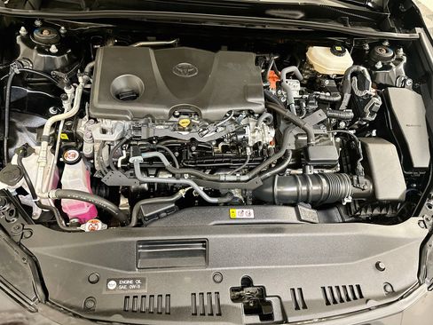 Used 2025 Toyota Camry SE FWD image 34