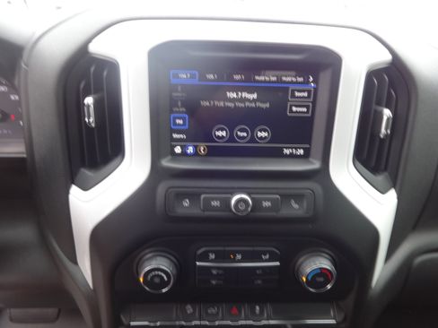 Used 2019 Chevrolet Silverado 1500 Custom Trail Boss w/ Custom Convenience Package image 41