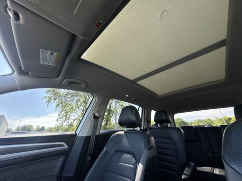 Used 2022 Volkswagen Atlas SEL Premium image 21