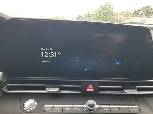 New 2026 Hyundai Elantra Limited FWD image 21