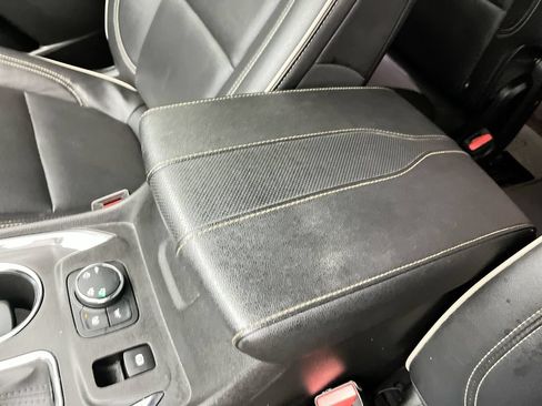 Used 2022 Chevrolet Traverse Premier w/ Redline Edition AWD/4WD image 24
