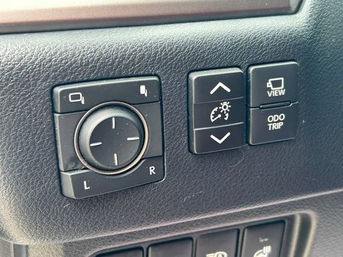 Used 2023 Lexus GX 460 Luxury w/ Sport Design Package AWD/4WD image 30
