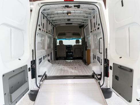 Used 2020 Nissan NV 2500 S image 13
