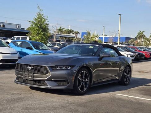 Used 2024 Ford Mustang Premium image 3