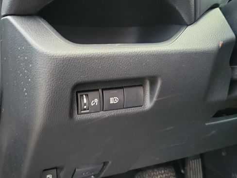 Used 2025 Toyota RAV4 XLE AWD/4WD image 18