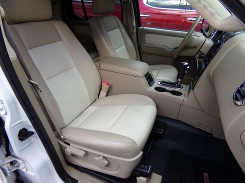 Used 2008 Ford Explorer Sport Trac Limited image 41