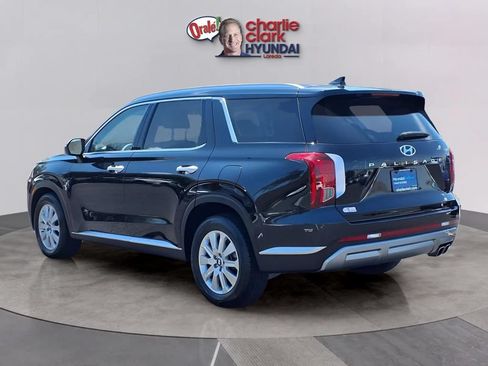 Used 2024 Hyundai Palisade SEL FWD image 3