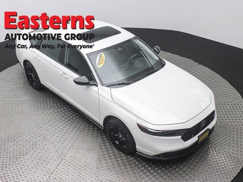 Used 2025 Honda Accord SE image 3