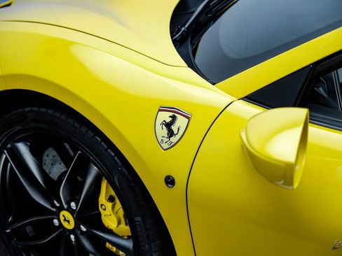 Used 2017 Ferrari 488 Spider image 45