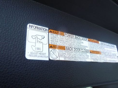 Used 2023 Toyota Highlander XLE image 46