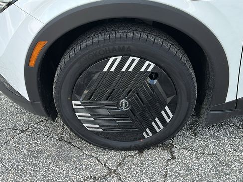 New 2026 Nissan Leaf w/ Illuminated Package image 7