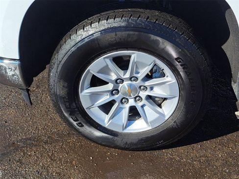 Used 2025 Chevrolet Silverado 1500 LT image 9