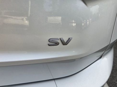 Used 2024 Nissan Rogue SV image 6