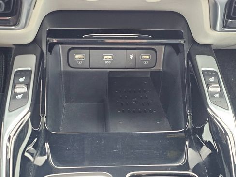 Certified 2023 Kia Sorento SX Prestige AWD/4WD image 18