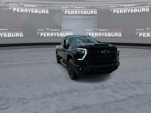 Used 2025 Chevrolet Silverado 2500 LTZ w/ LTZ Plus Package AWD/4WD image 4